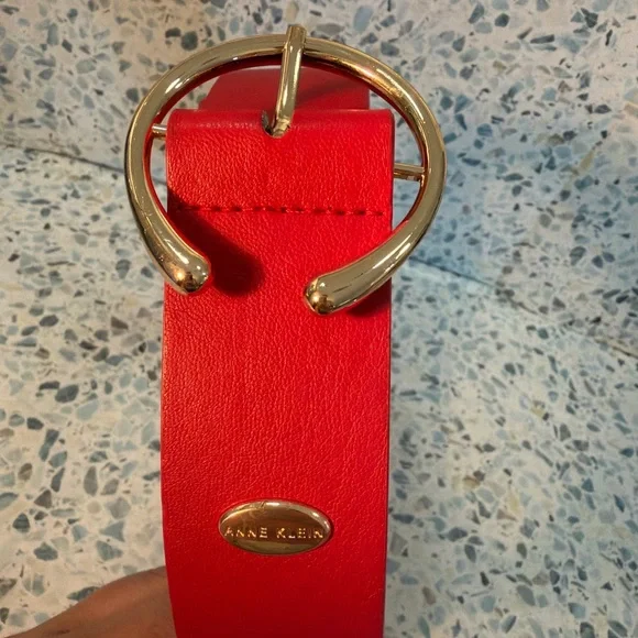 Anne Klein Red Wide Belt Gold Circle Buckle Statement S/M - Picture 2 of 3